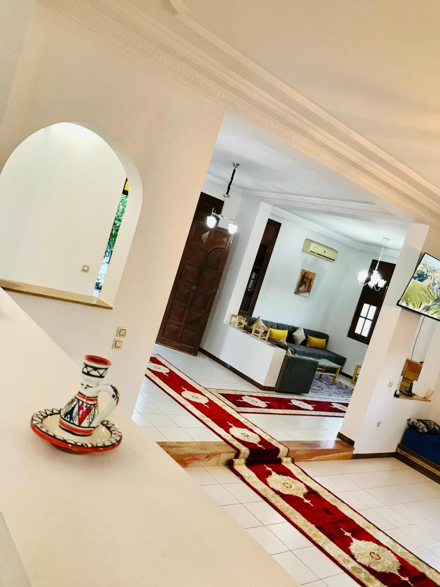 Steps From Sea And Center Apartment *